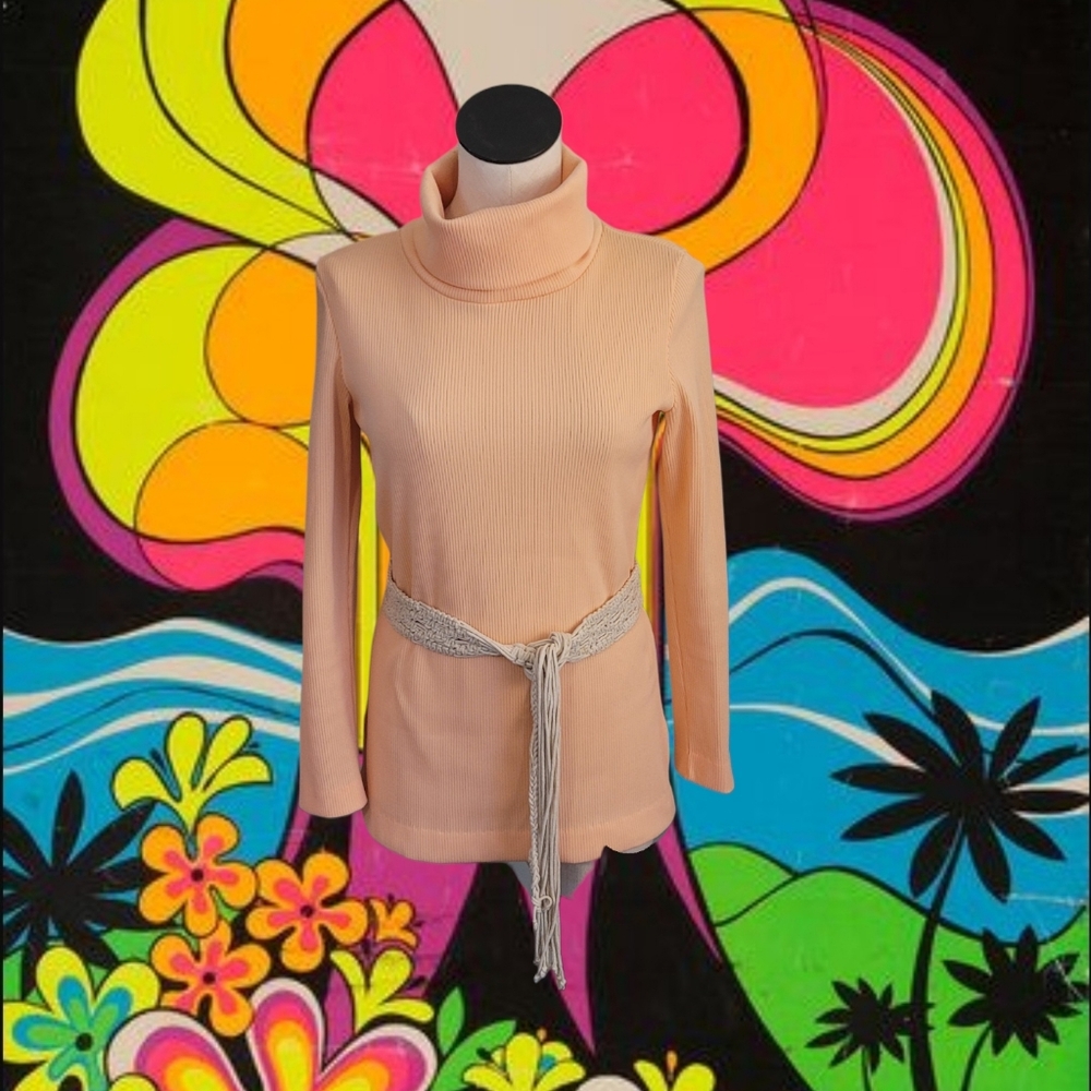 Vintage 70s Peach Turtleneck Long
